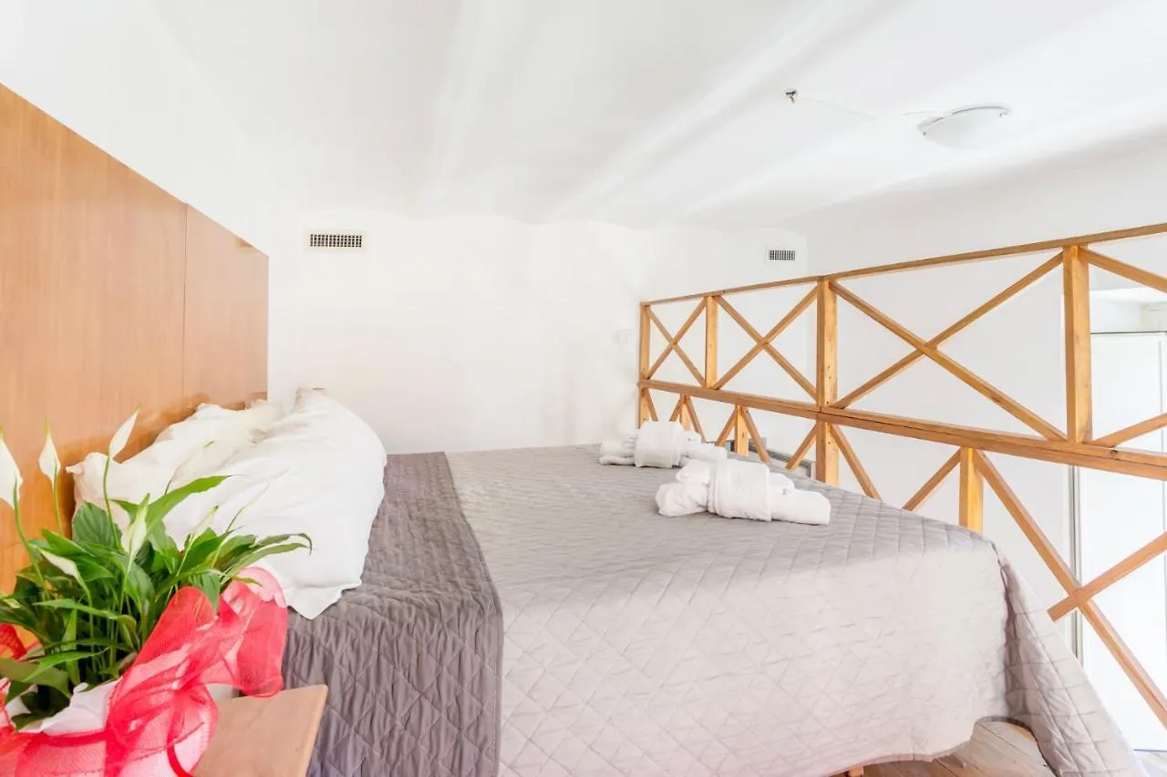 Amoroma Home 0*, Rome Italie